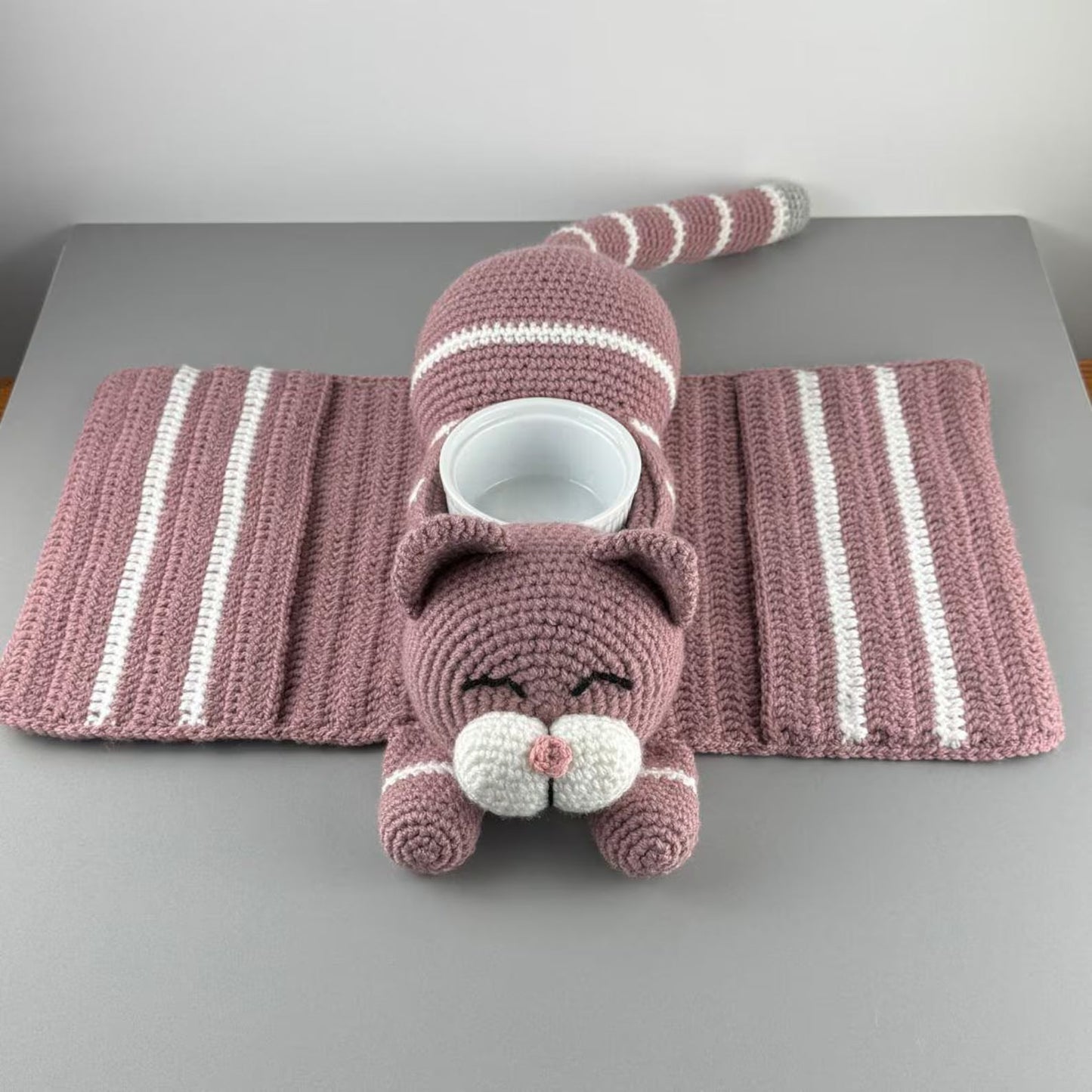 Pinky Cat Sofa Organizer Crochet Pattern