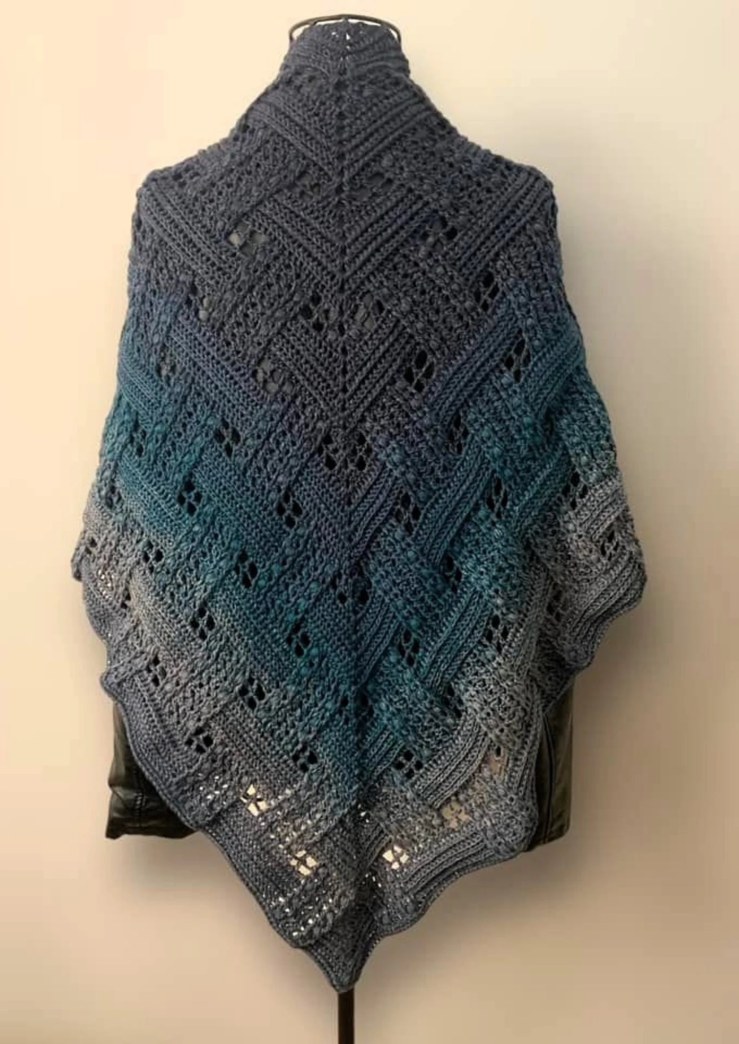 Triangular Scarf Rhea Pattern