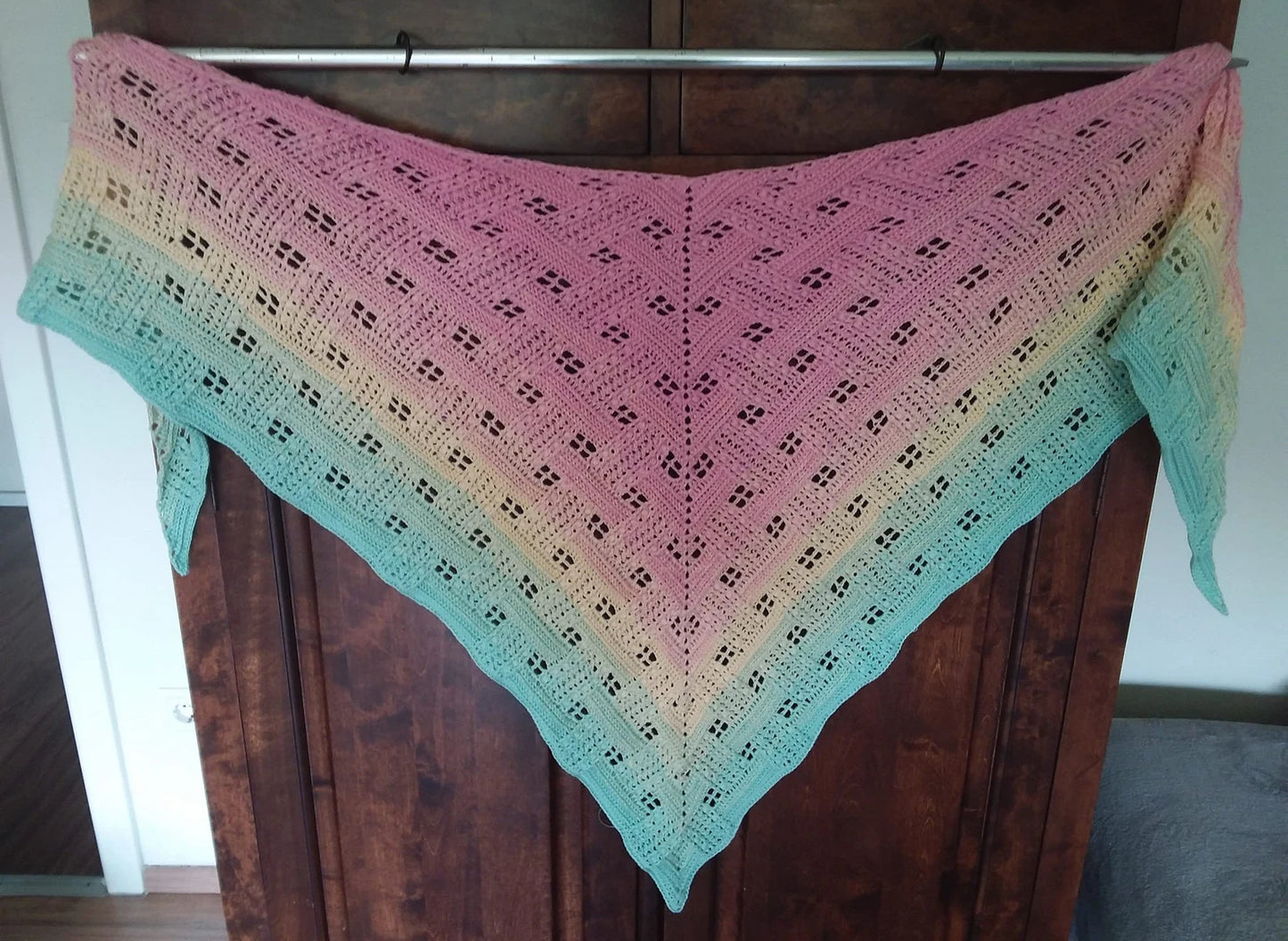 Triangular Scarf Rhea Pattern