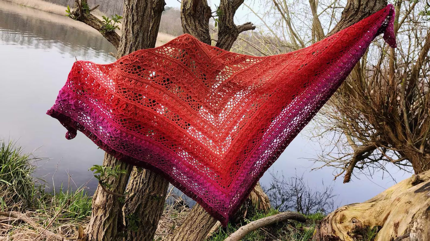 Triangular Scarf Chalastre Pattern