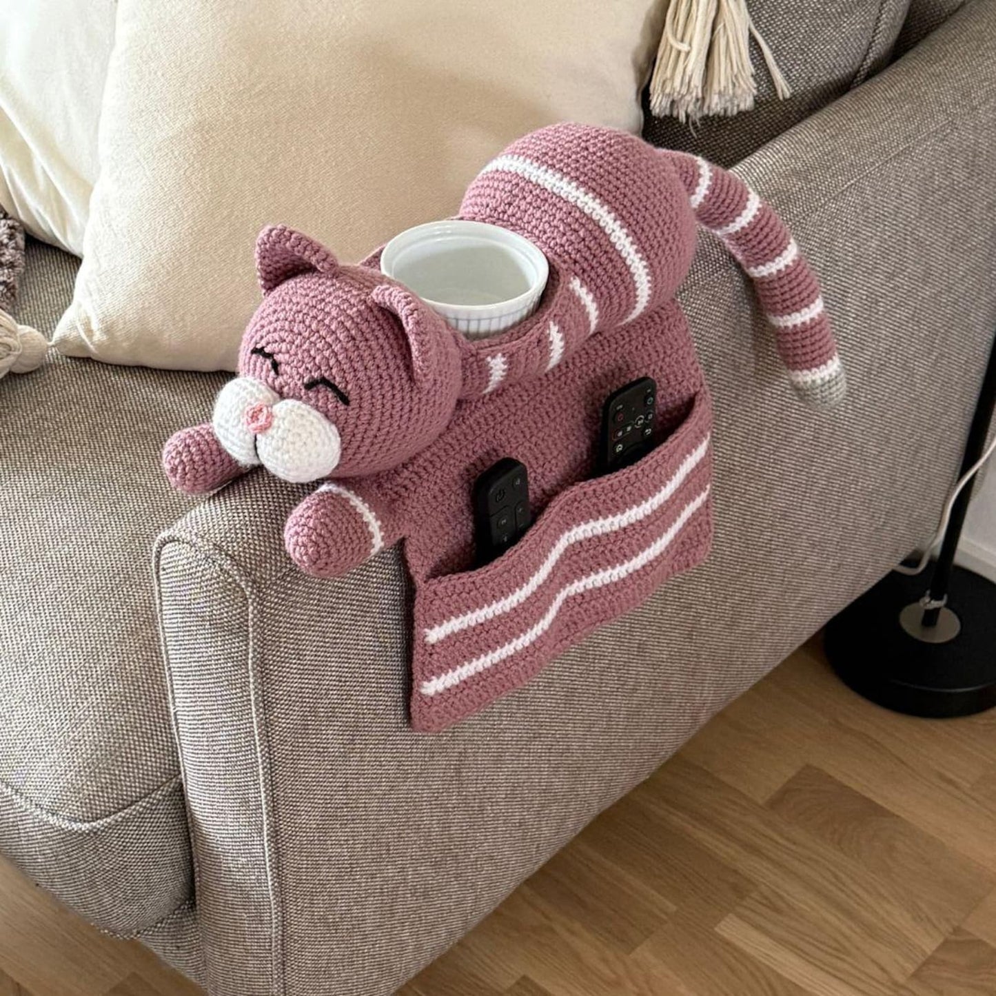 Pinky Cat Sofa Organizer Crochet Pattern