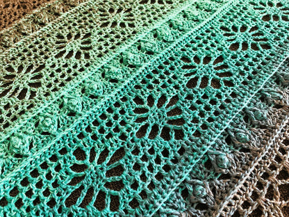 Triangular Scarf Leukone Pattern