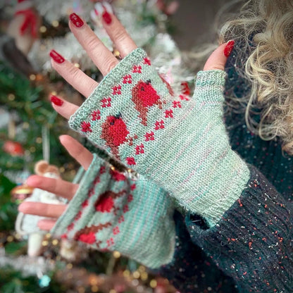 Festive Robins Mitts Knitting Pattern