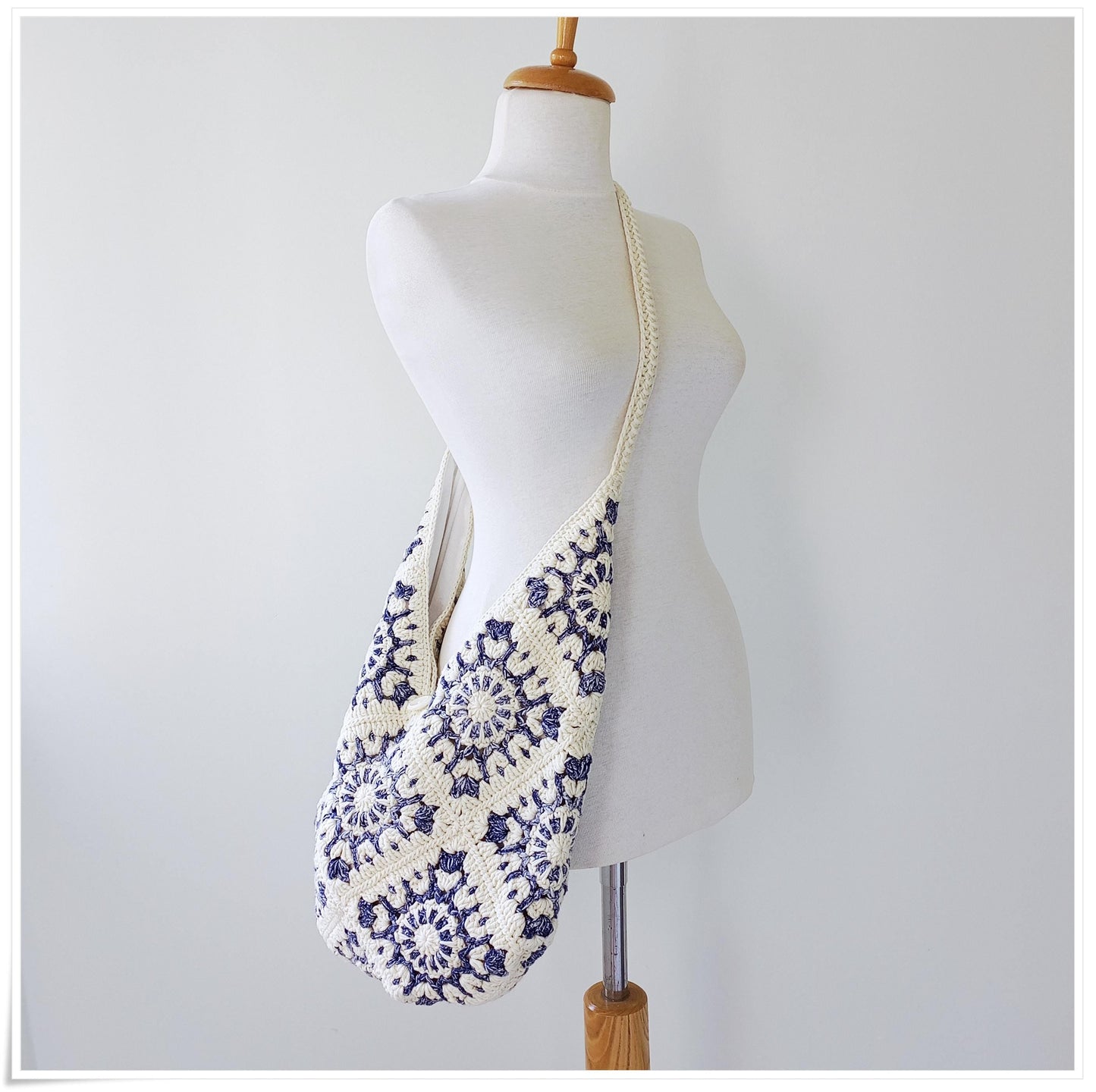 Mosaic Granny Square Bag Crochet Pattern