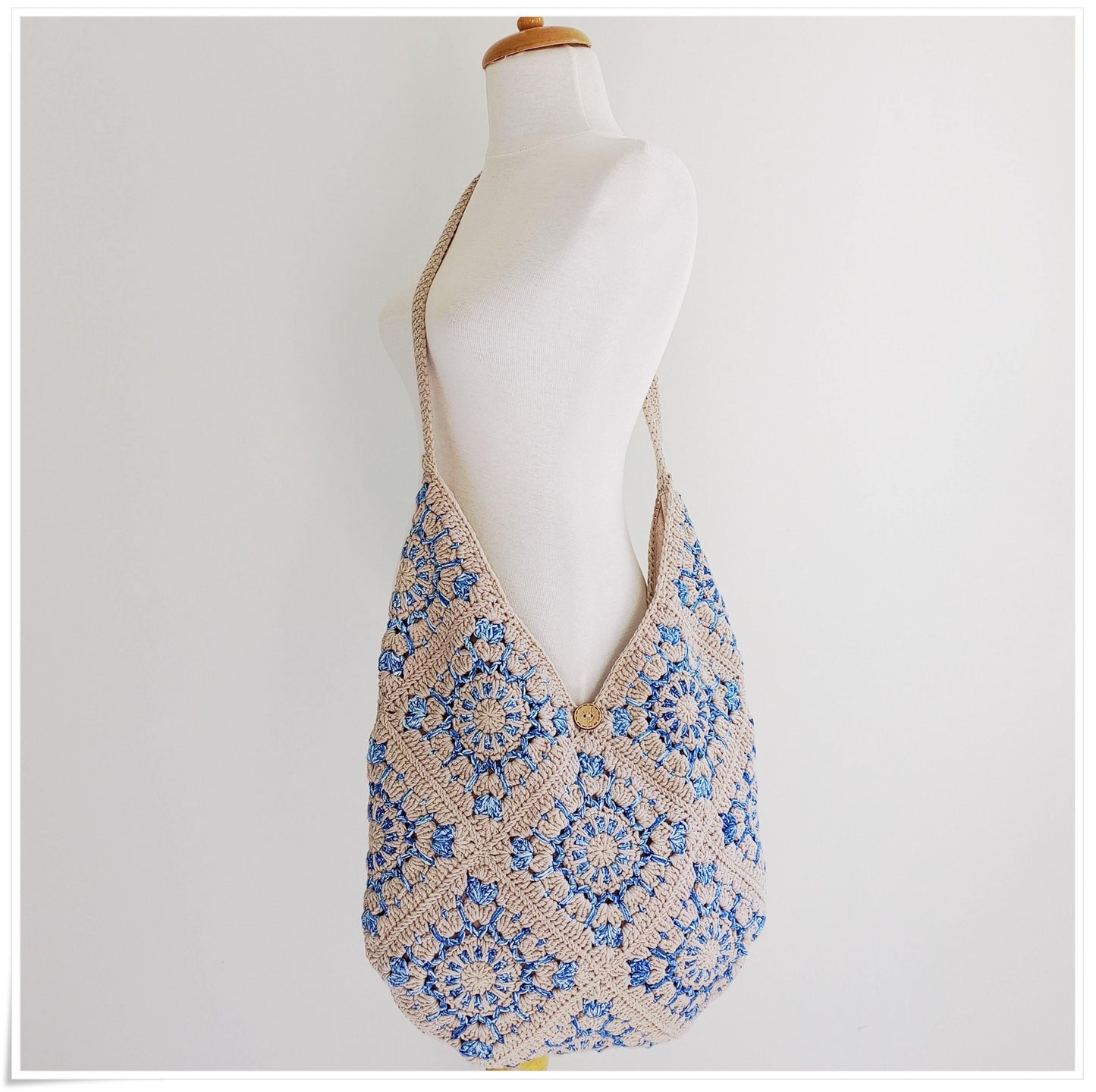 Mosaic Granny Square Bag Crochet Pattern