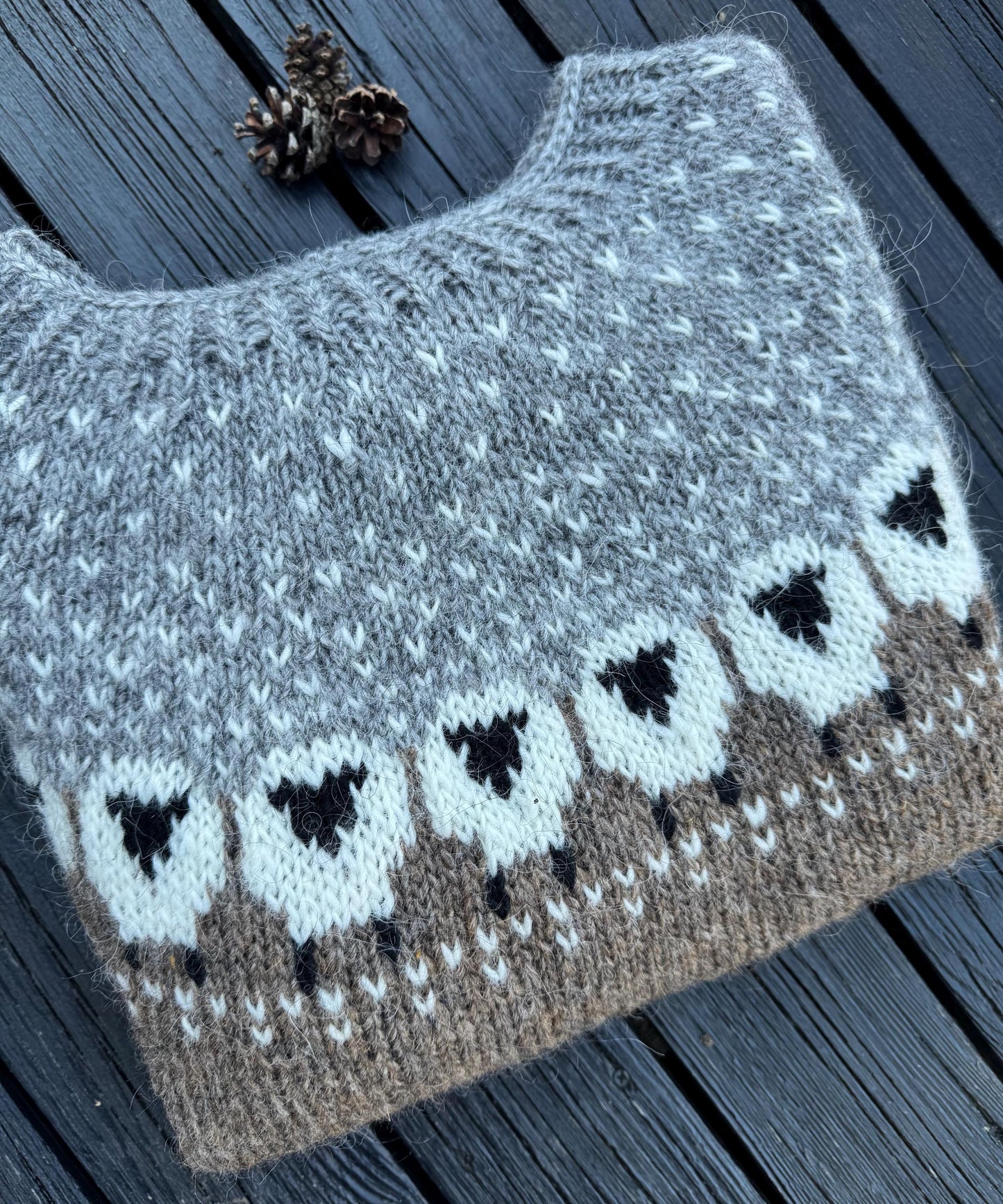Sheep Motif Sweater Knitting Pattern