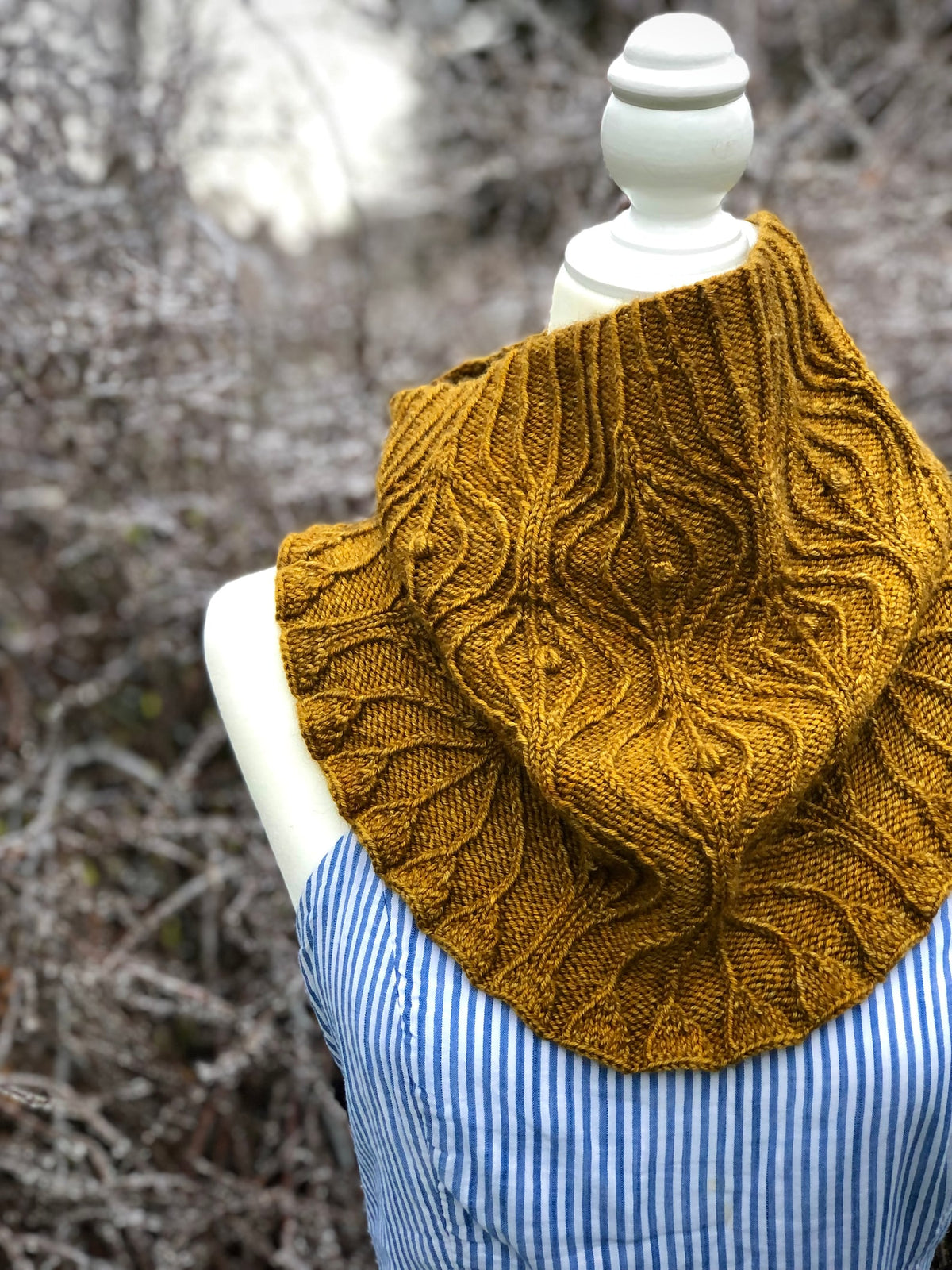Nouverie Cowl With Bobbles & Ruffle Knitting Pattern