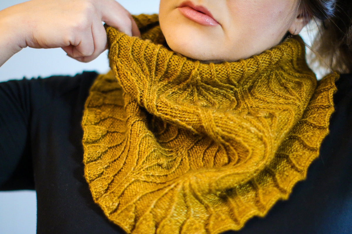 Nouverie Cowl With Bobbles & Ruffle Knitting Pattern