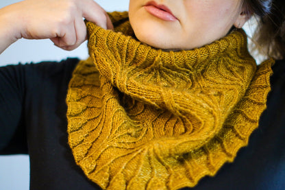 Nouverie Cowl With Bobbles & Ruffle Knitting Pattern