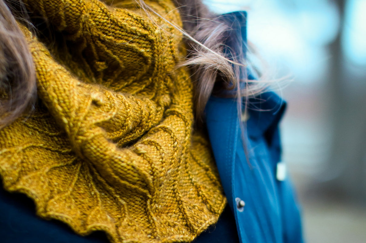 Nouverie Cowl With Bobbles & Ruffle Knitting Pattern