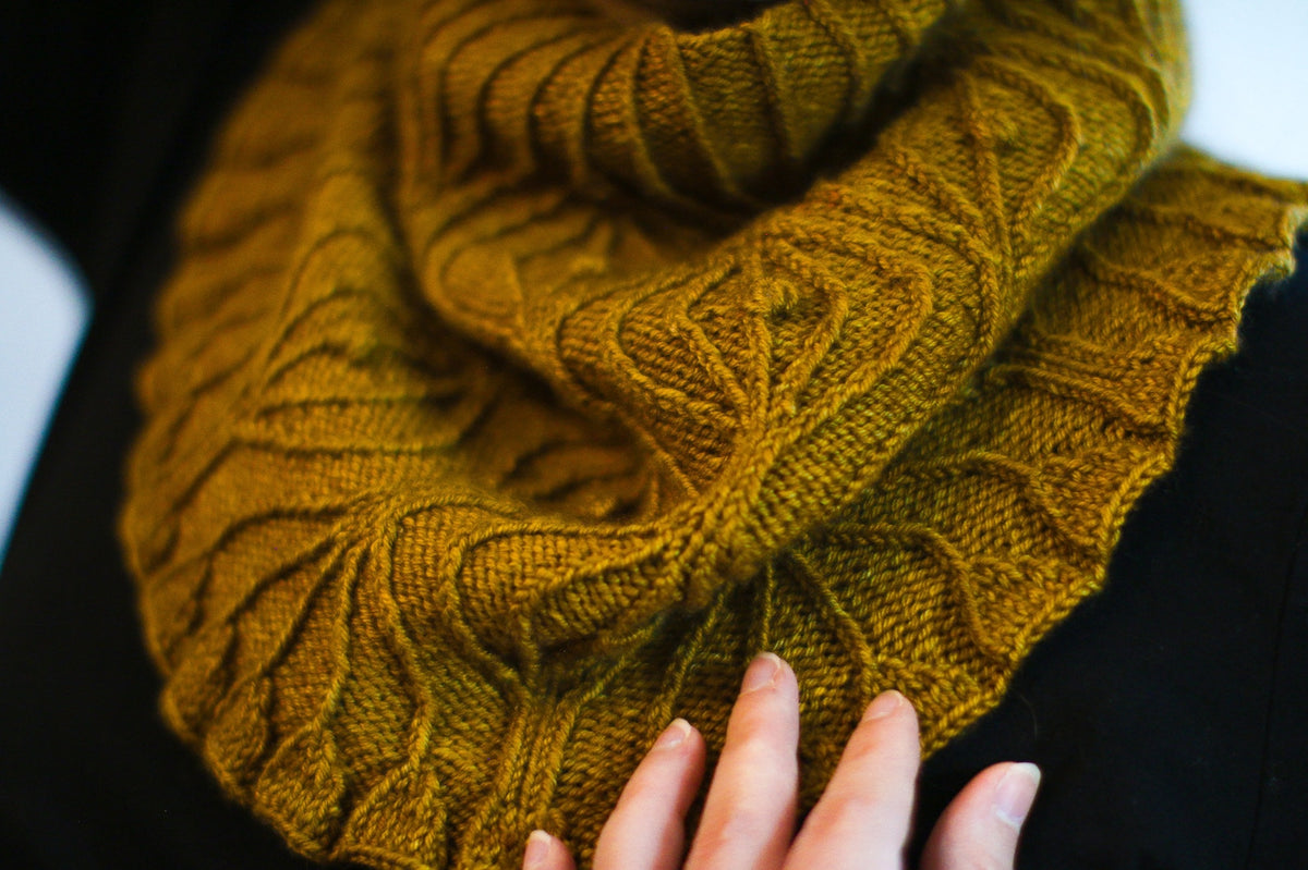 Nouverie Cowl With Bobbles & Ruffle Knitting Pattern
