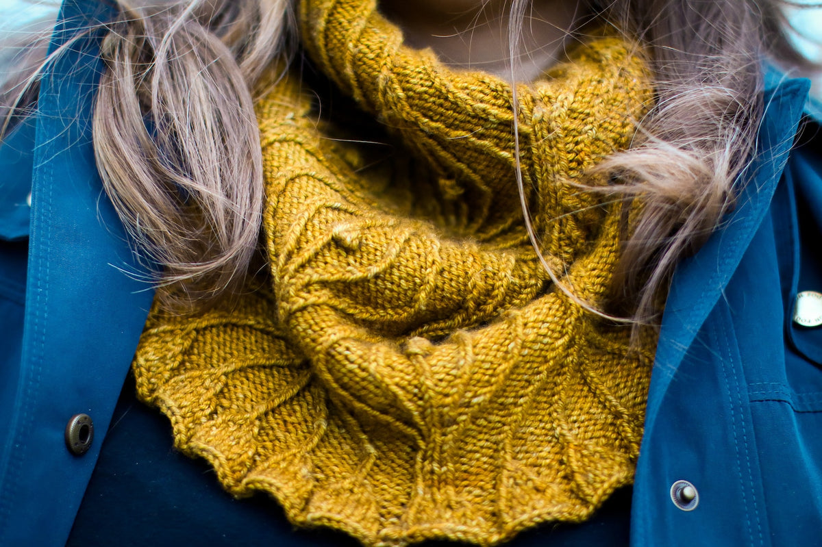 Nouverie Cowl With Bobbles & Ruffle Knitting Pattern